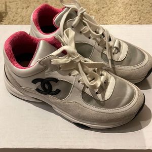 CHANEL Sneakers/Trainers